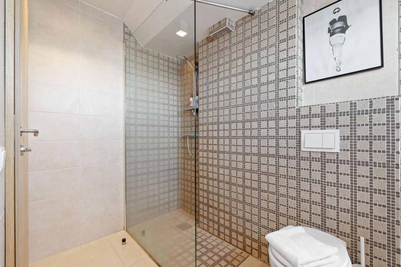 Prime Location Gem In The Heart Of Lejlighed